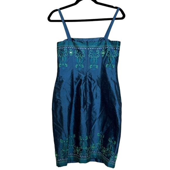 Geometrie Silk Blue Embroidered Mini Dress size 6 Cocktail Wedding Semi Formal - Picture 3 of 16